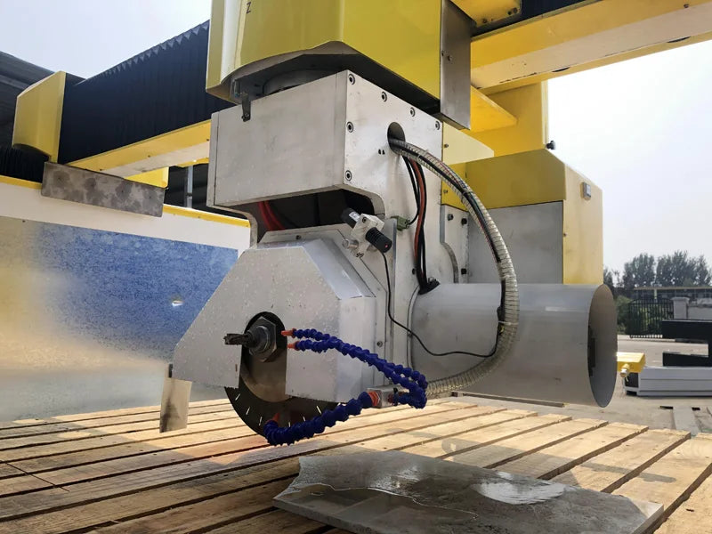 Bridge Saw machine making Kitchen Countertop