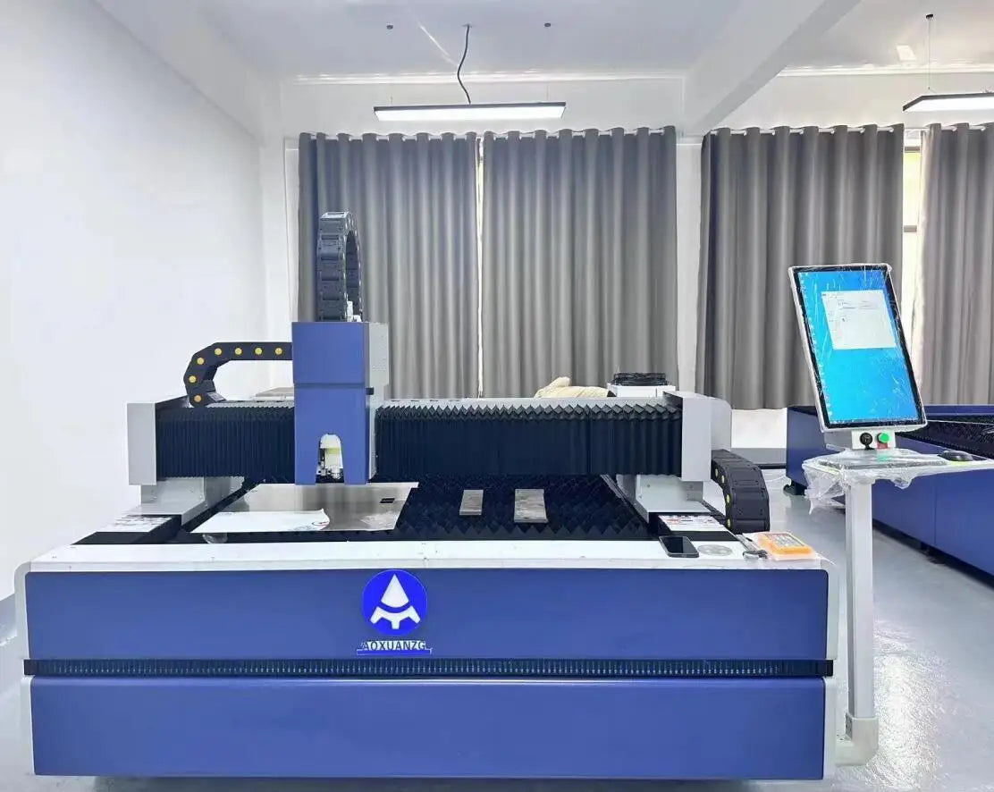 3015 3KW  Max Raycus Laser Source Metal Fiber Laser Cutting Machine