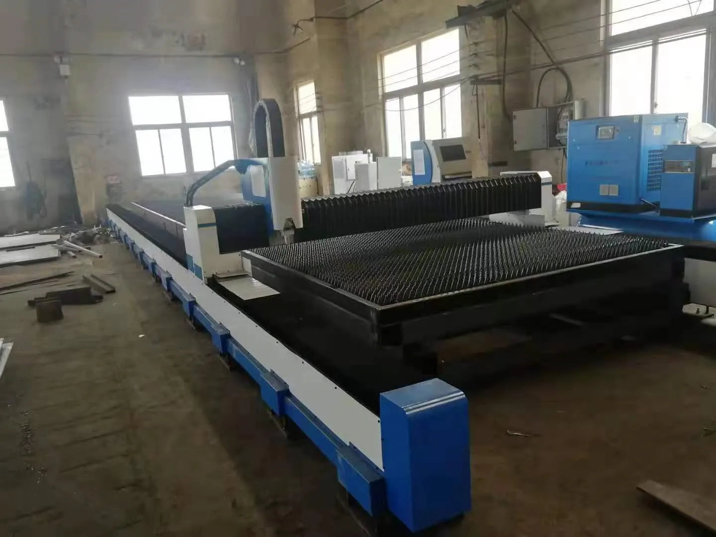 Heavy Gantry 3000mm 4000mm 6000mm 3Kw Fiber Laser Cutting Machine