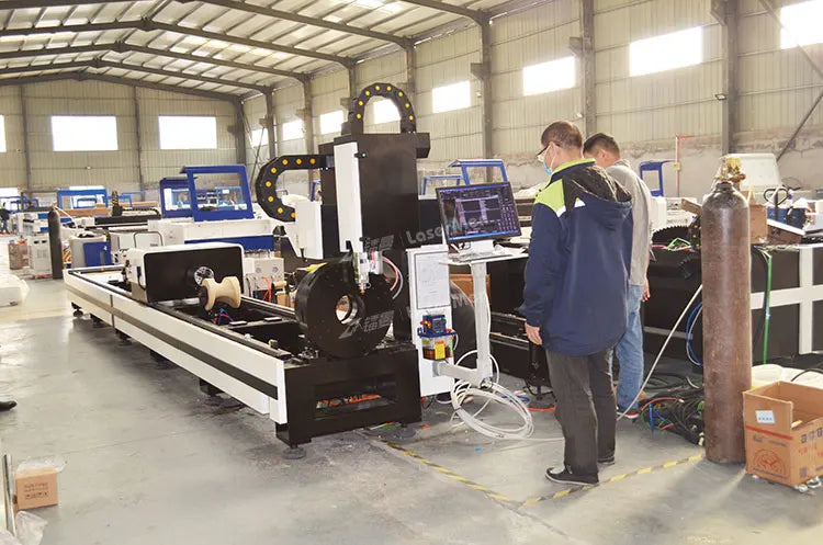 6M fiber laser cutting machine for metal tube steel pipe 3000w 4000w 6000w fiber laser cutter