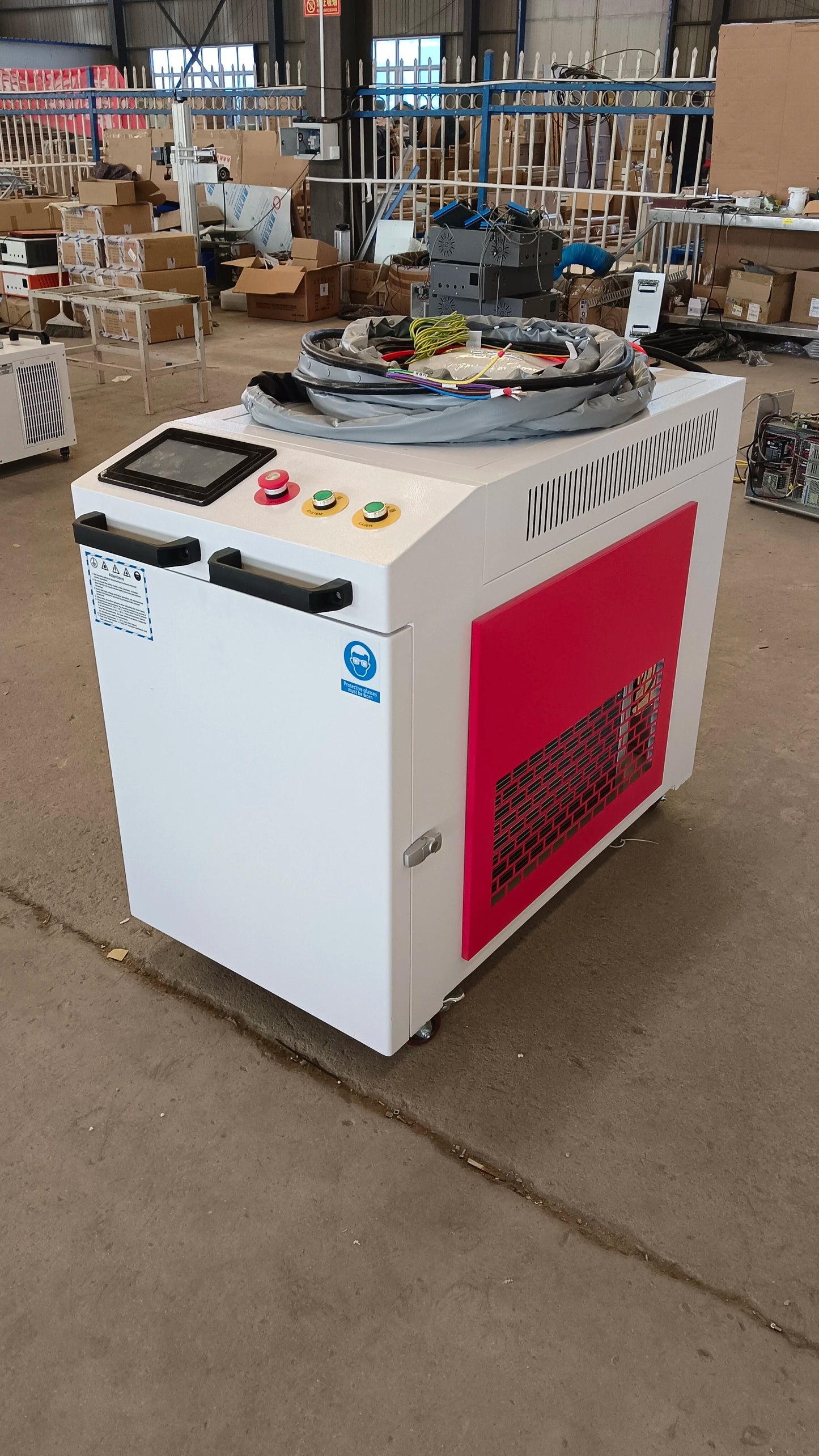 Raycus MAX 1000W 1500W 2000W Portable Laser Welding Machine with S&A Water Chiller Chaoqiang Weiye Welding Gun Free Wire Feeder