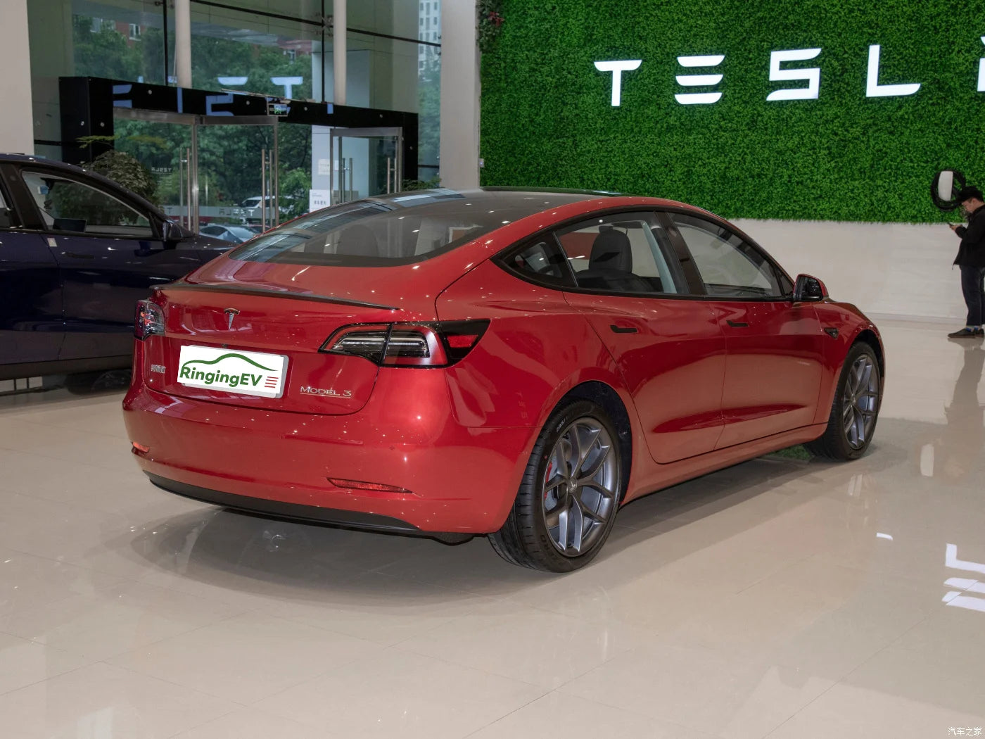 2024 Tesla Model 3 Made in China Left-Hand Drive Car New Energy Vehicle 261km/h For Adults