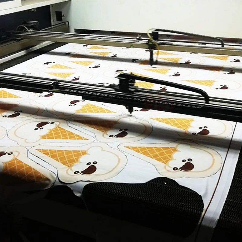 New Automatic Feeding Textile Cloth Fabric Laser Cutting Machine for Clothing Tents PVC Leatherwear